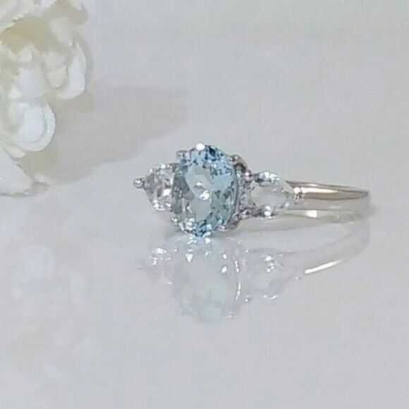 Aquamarine and White Topaz Ring 1.2 Carats tw Size 8-1/4 - Picture 1 of 7